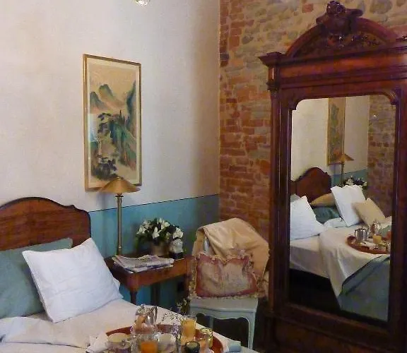 Casa Dellatorre Bed and breakfast Alba (Piedmont)